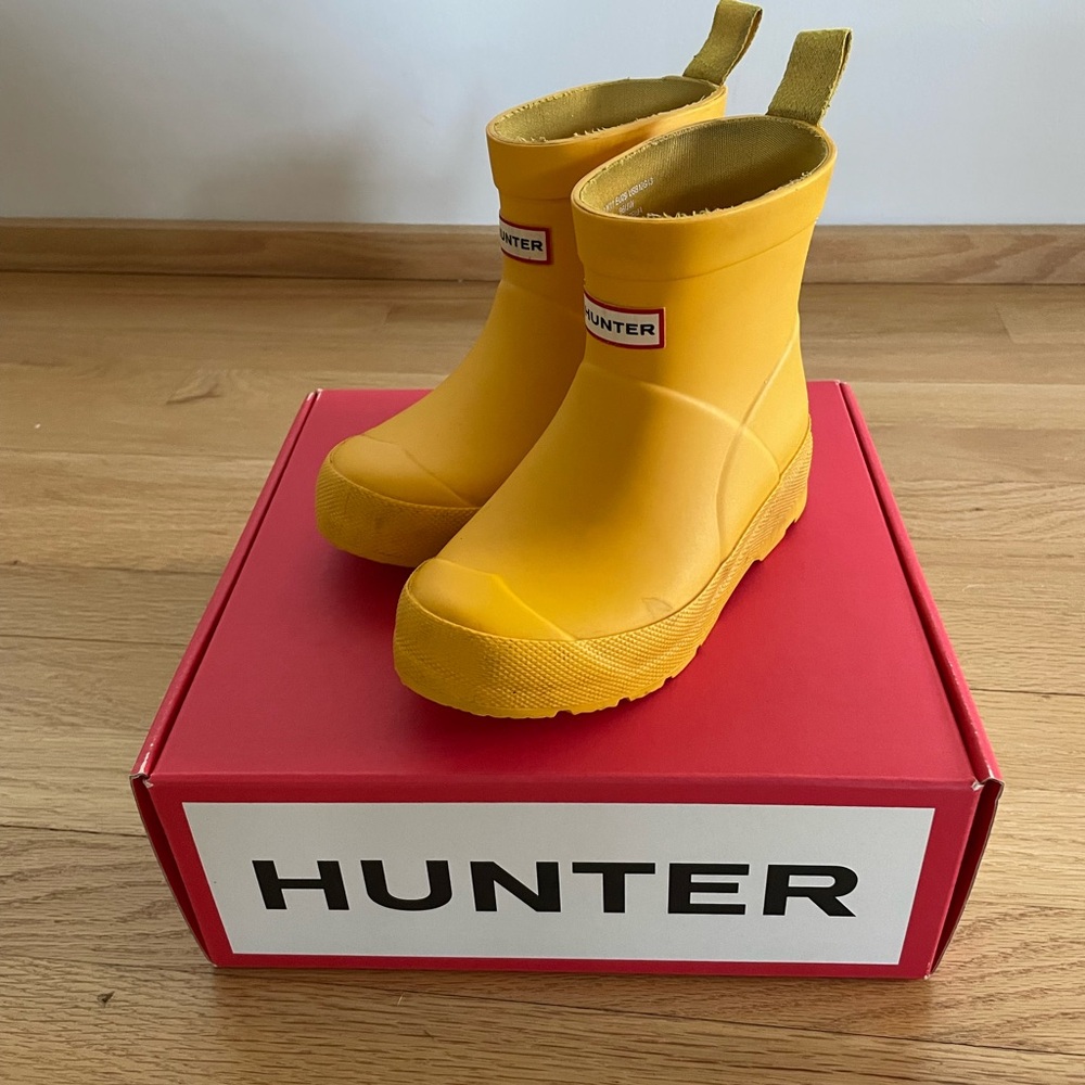 Hunter Play Kids Bright Yellow Rain Boots